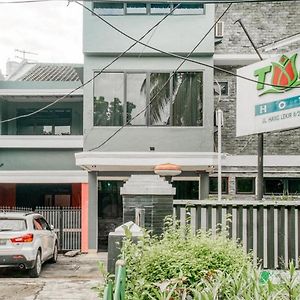 RedDoorz near Plaza Senayan